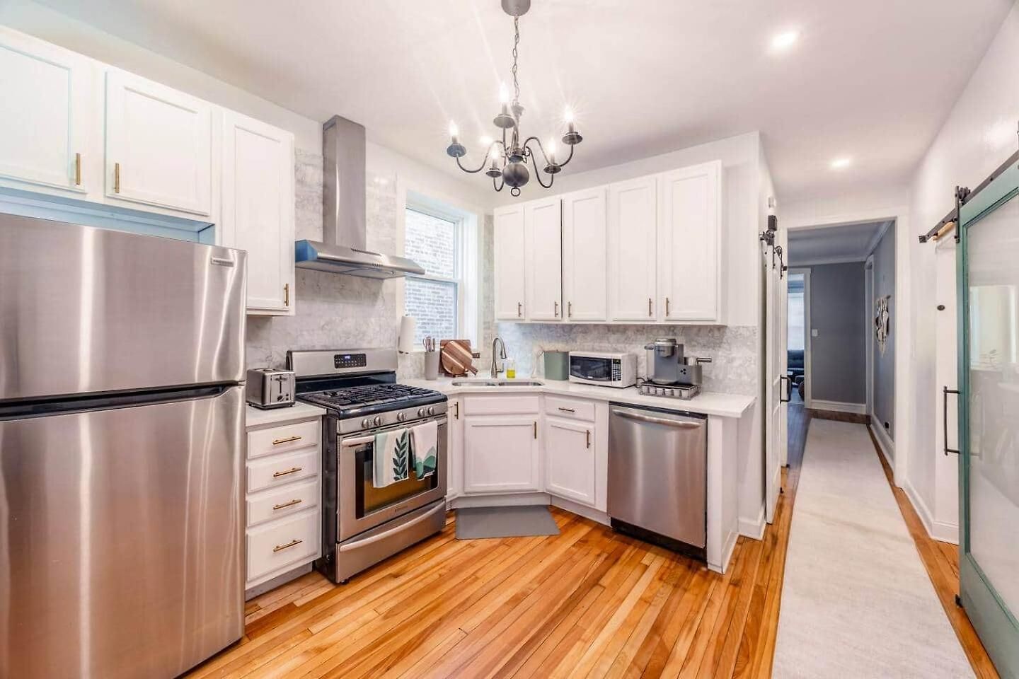 Modern 2br Avondale With Free Parking Near Cta Apartment Chicago