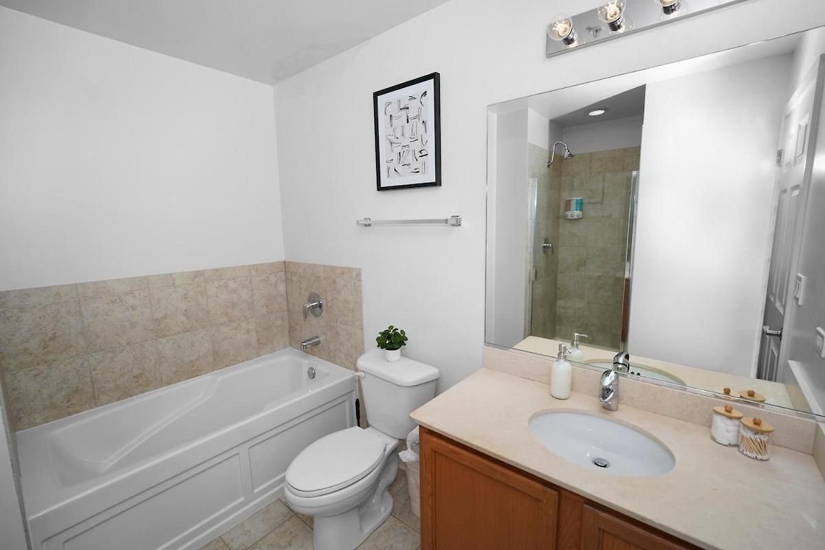Skyline 2br On 20th Floor Near Grant Park With Paid Parking Chicago