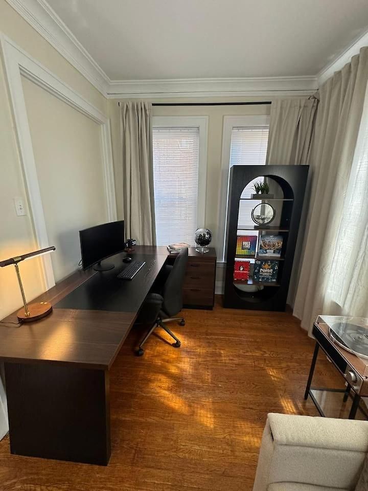 Walk To The • Private Office • 5br Chicago