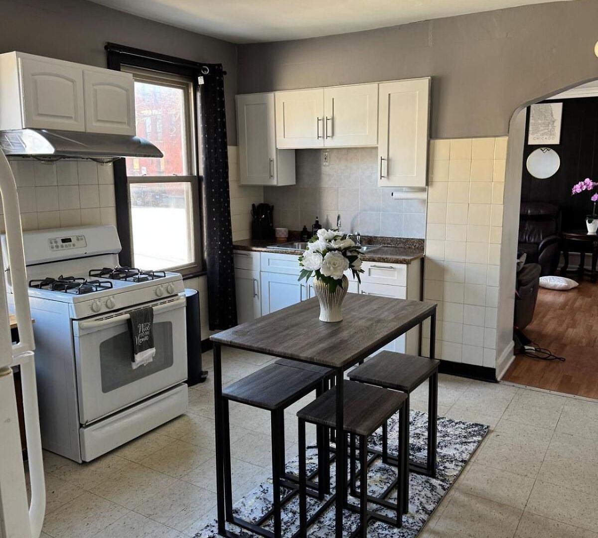 Apartment Cozy 3bd - Free Parking & Fast Wifi! Chicago