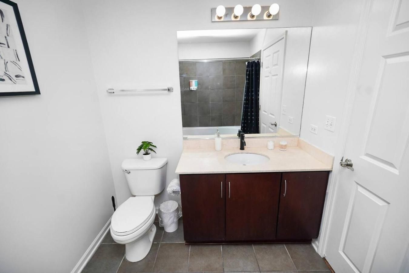 29th Floor 2br With Balcony And Gym Apartment Chicago