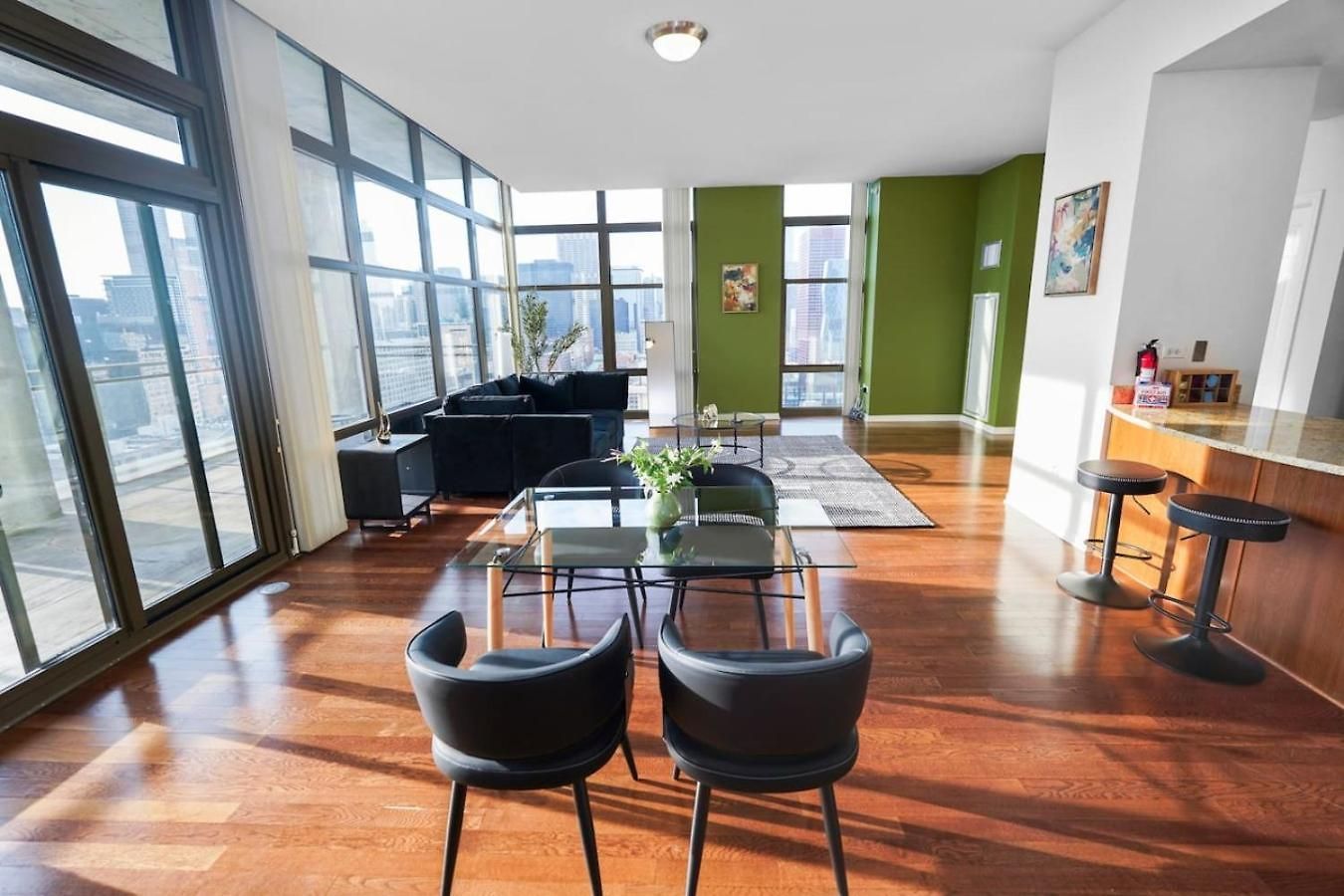 29th Floor 2br Grant Park With Balcony, Gym Chicago