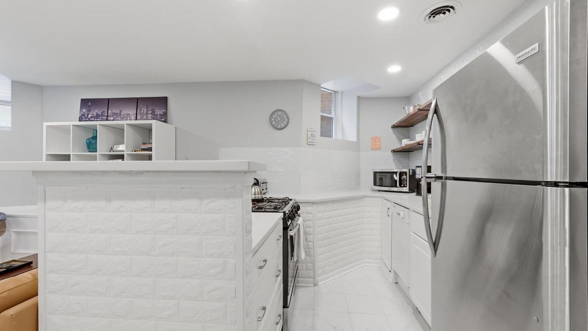 Ukrainian Village 2 Bd 2ba - Steps From Division Apartment *