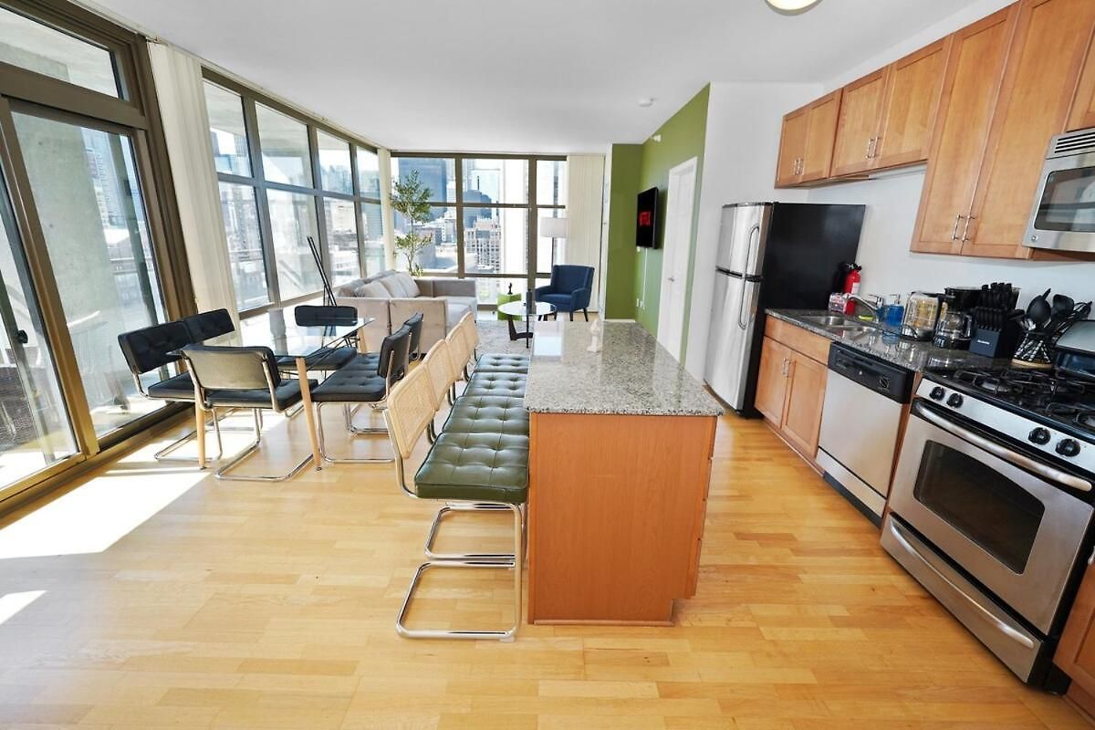 18th Floor 2br Grant Park With Balcony, Gym Apartment
