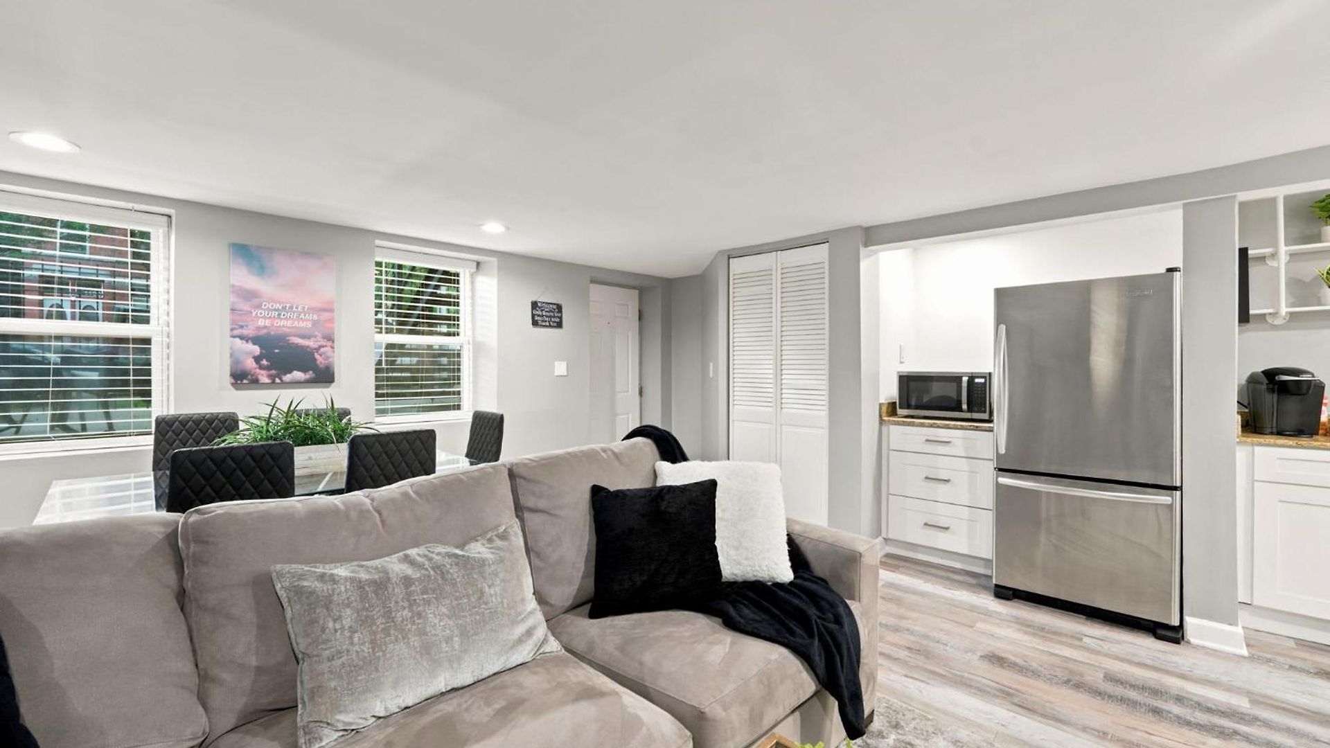 Apartment River West Retreat 2 Bedroom Garden Unit