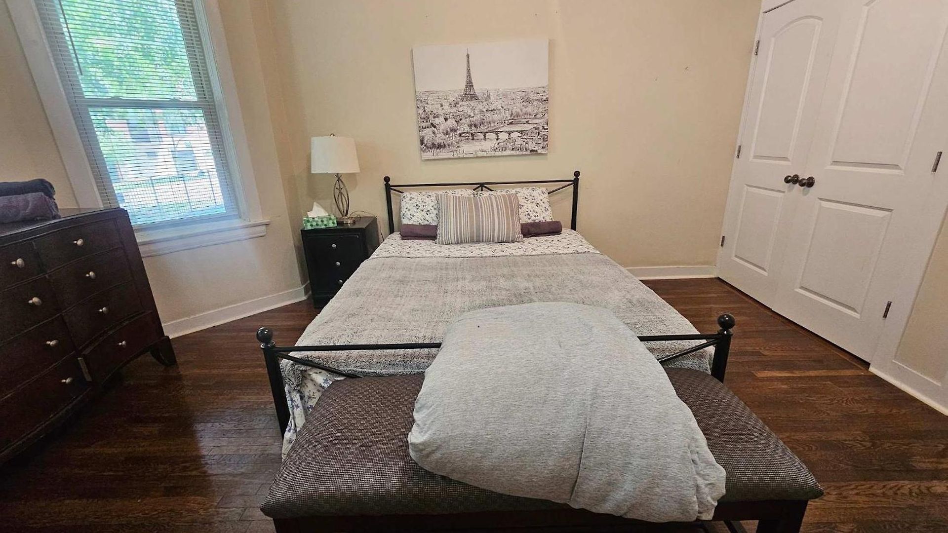 Apartment 2 Bedroom Unit In Uptown Chicago