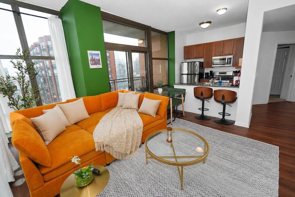 Skyline 2br On 20th Floor Near Grant Park With Paid Parking *
