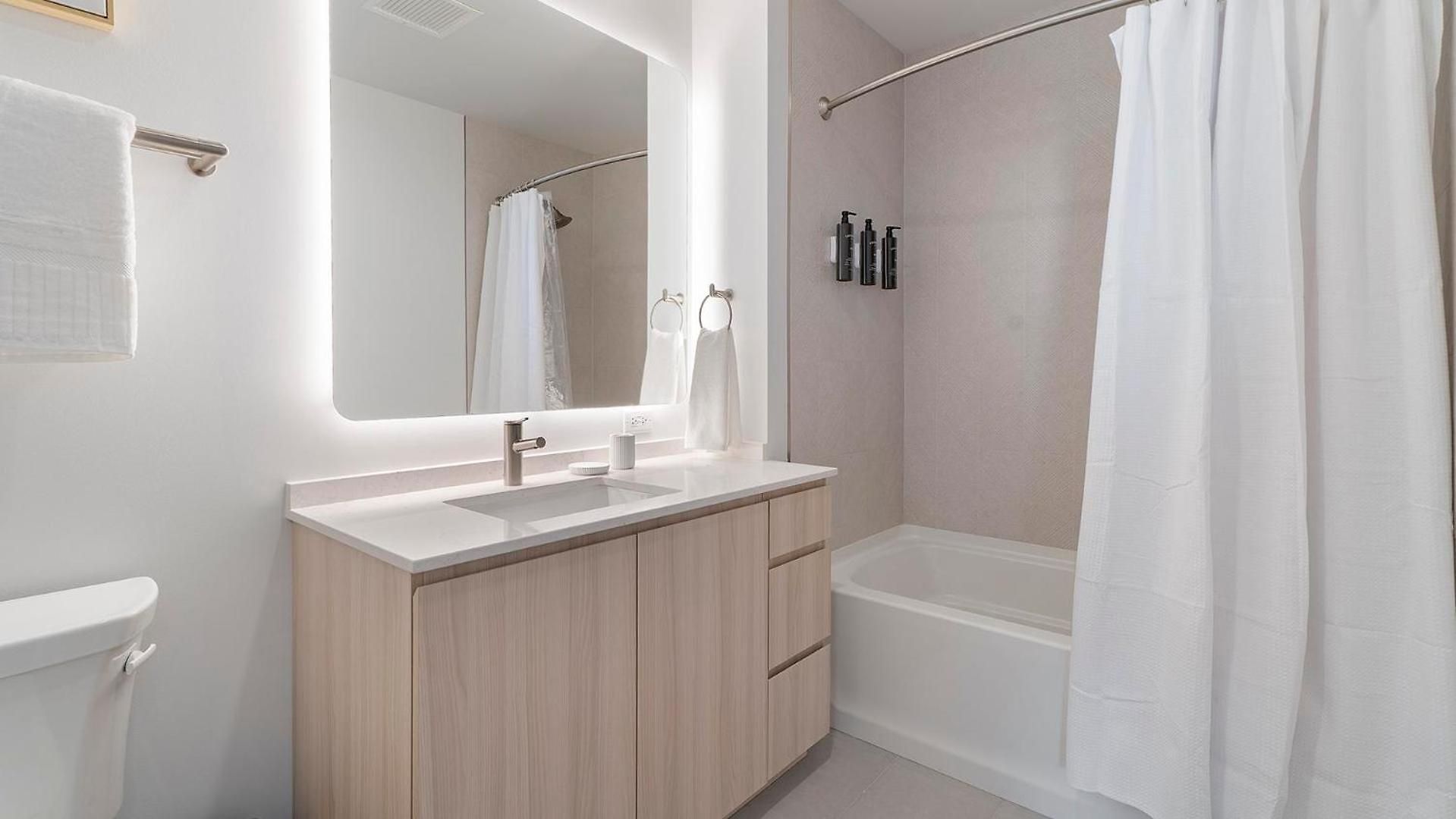 Landing Incredible 1bd Gym Pool