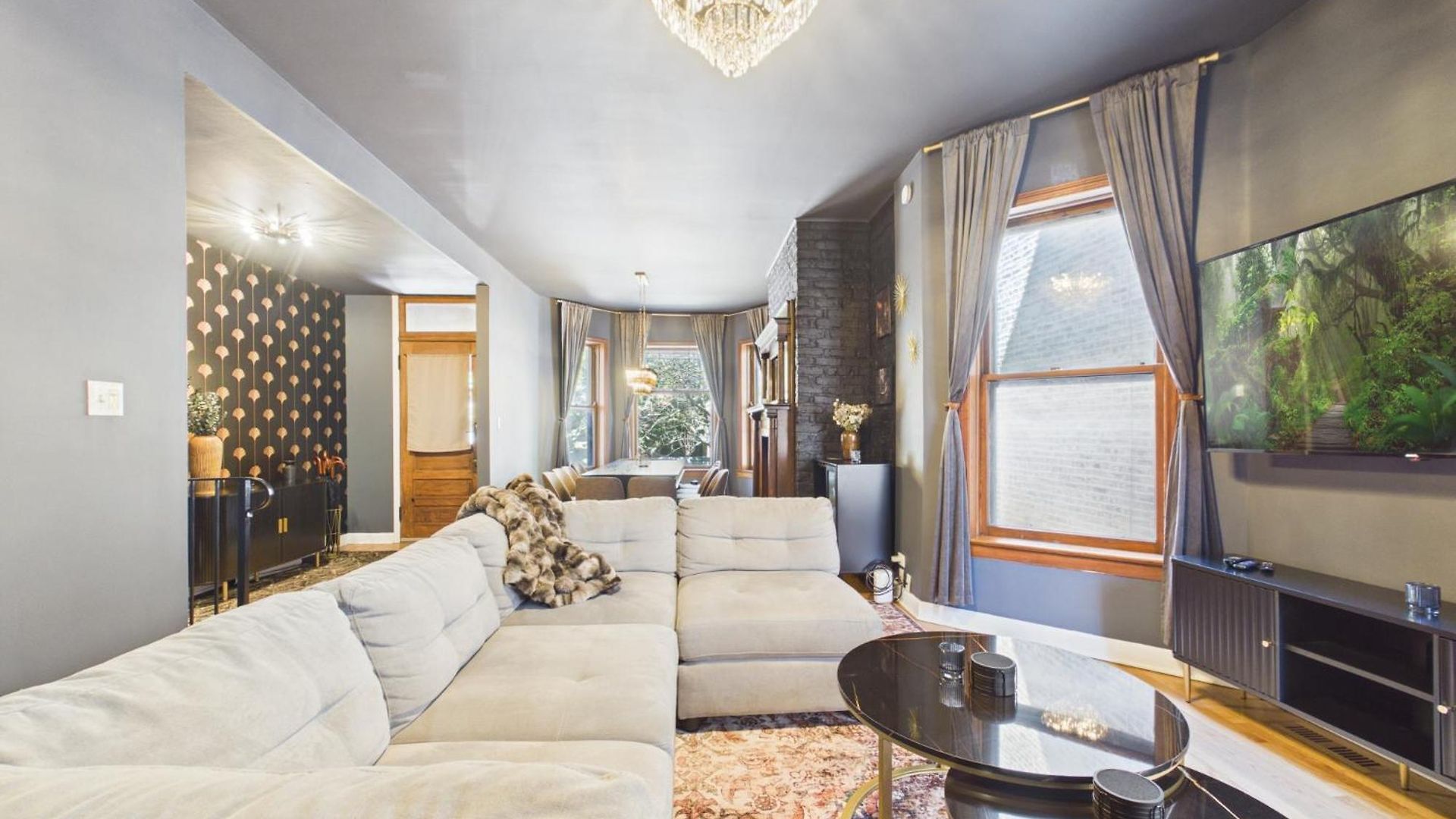The Dakin Estate 4br Art Deco Speakeasy Duplex * Chicago