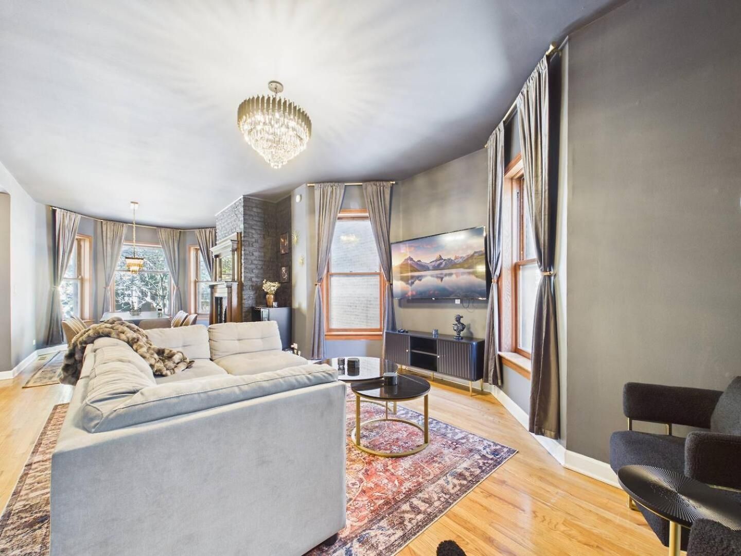 Wrigley Luxe 3br Free Parking Apartment *