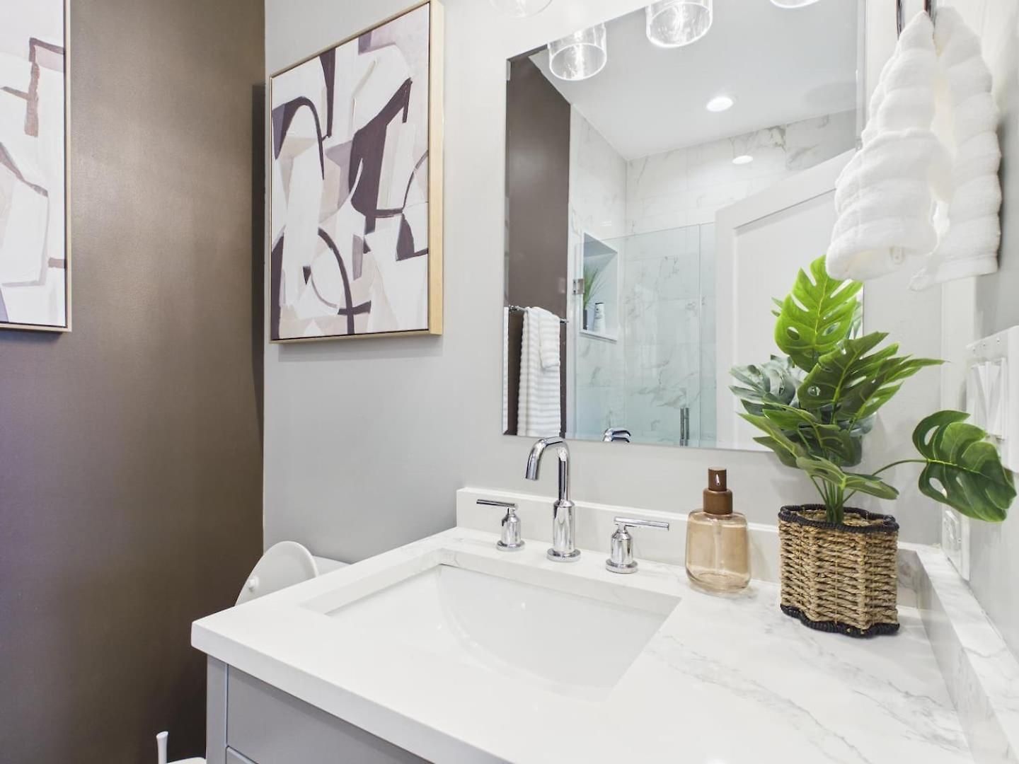 Bright & Spacious Boho Oasis A Warm Retreat Apartment Chicago