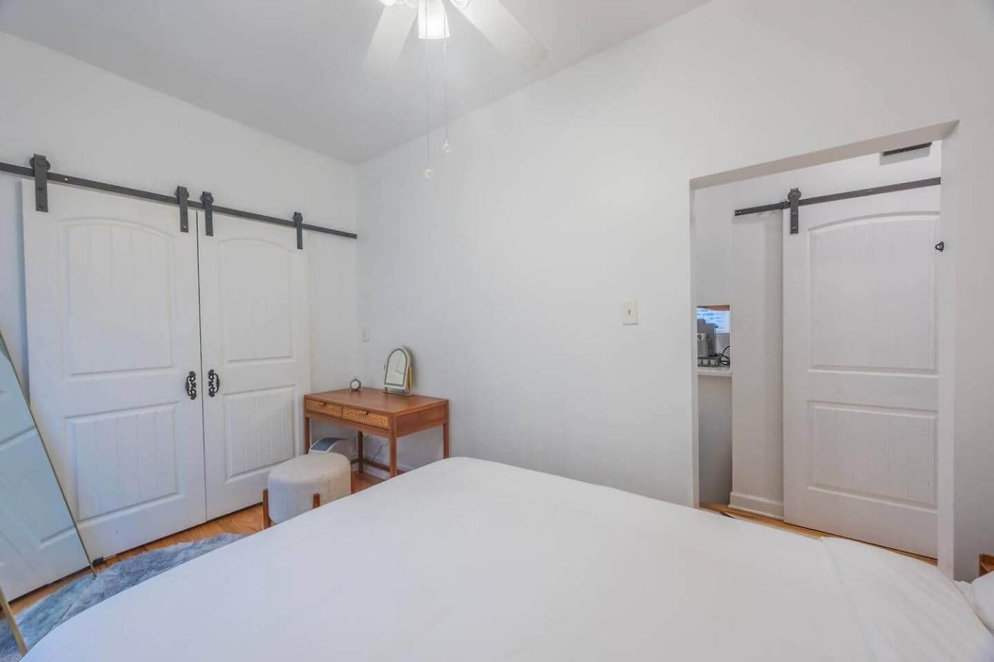 Modern 2br Avondale With Free Parking Near Cta Apartment Chicago
