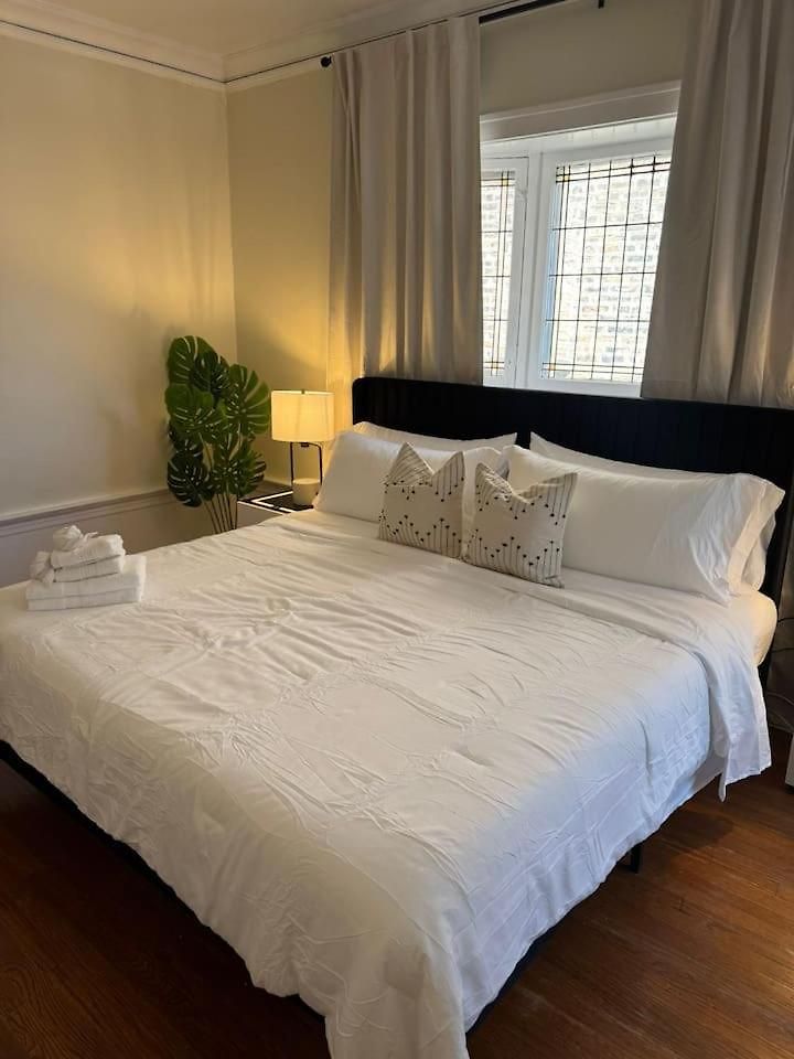 Walk To The • Private Office • 5br *