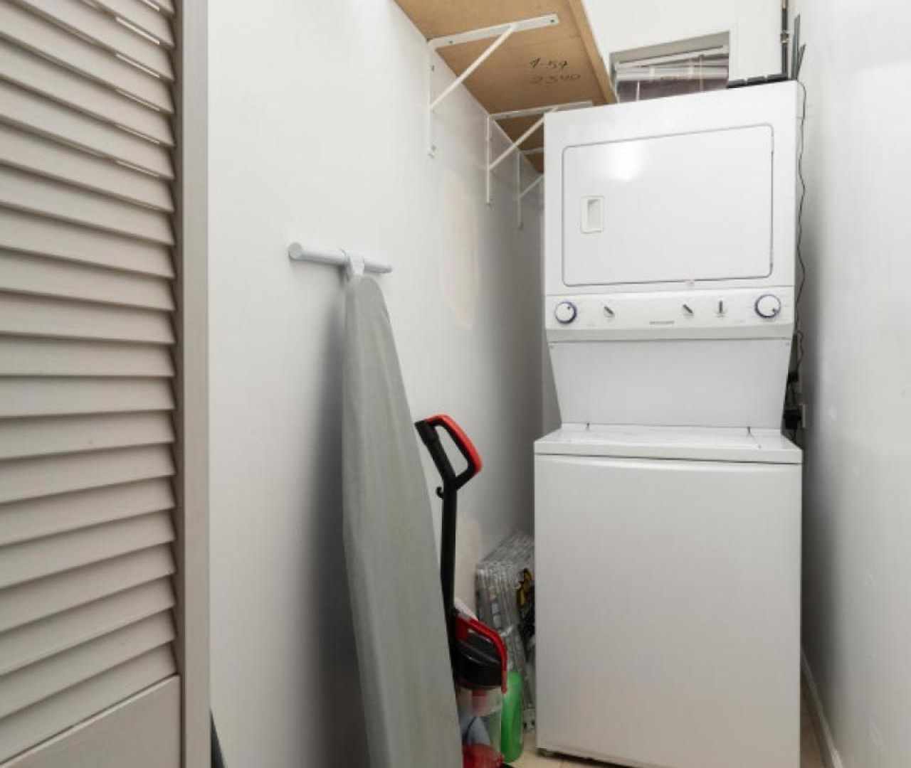 Apartment Flexhome Ukrainian Village • 2br • Convenient Walkability - Sleeps 6 *