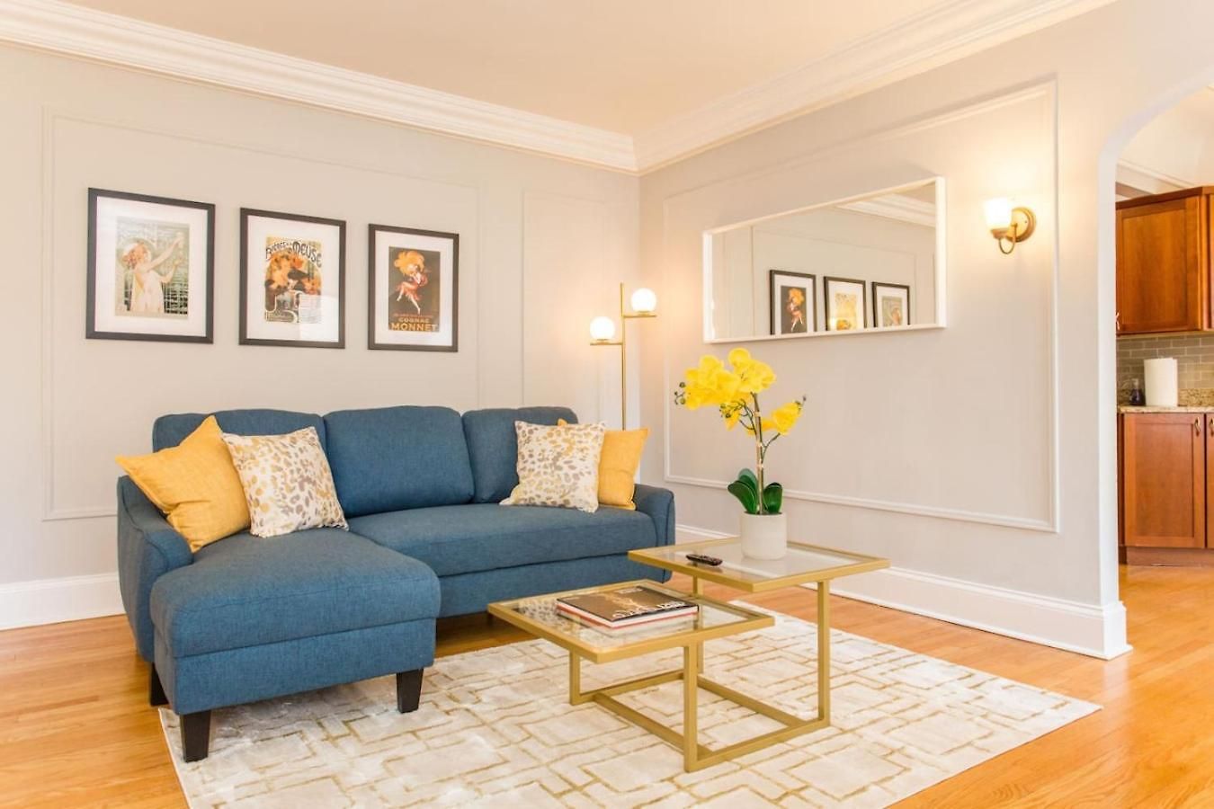 Downtown Guild Magnificent Mile, Gold Coast #4 * Chicago