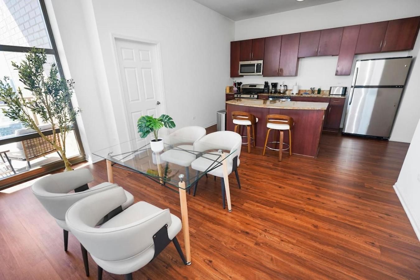 Apartment 29th Floor 2br With Balcony And Gym *