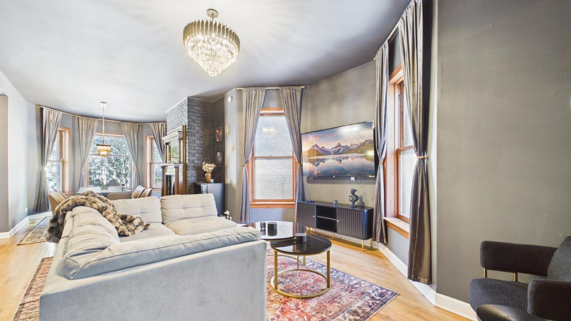 The Dakin Estate 4br Art Deco Speakeasy Duplex Apartment *