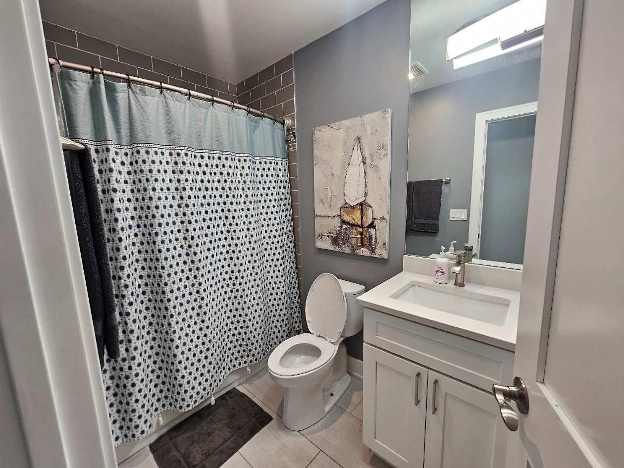 Apartment Spacious Modern Pilsen Retreat Sleeps 8 Near Downtown *