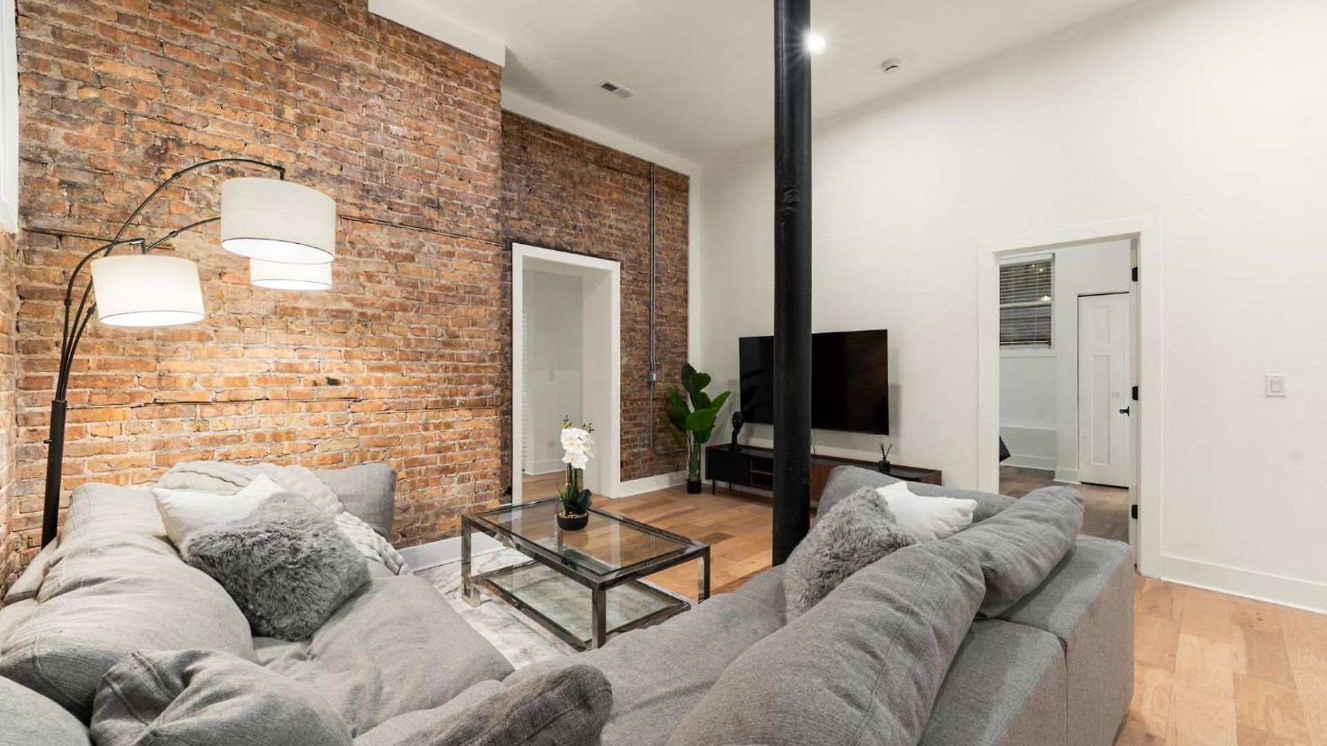 Apartment Spacious 3bd West Town Next To Kasama