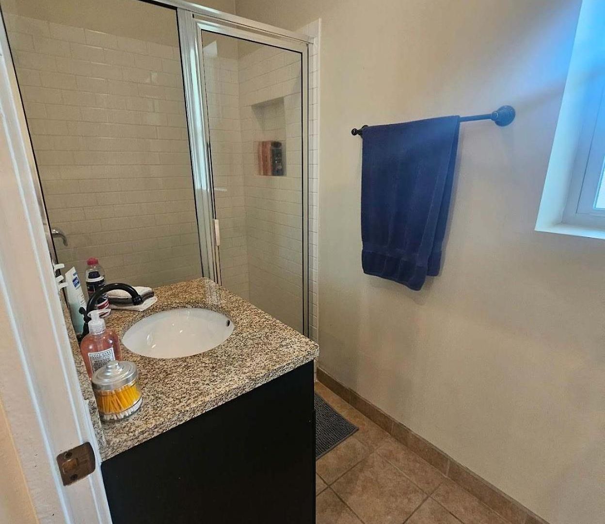 Apartment 2 Bedroom Unit In Uptown