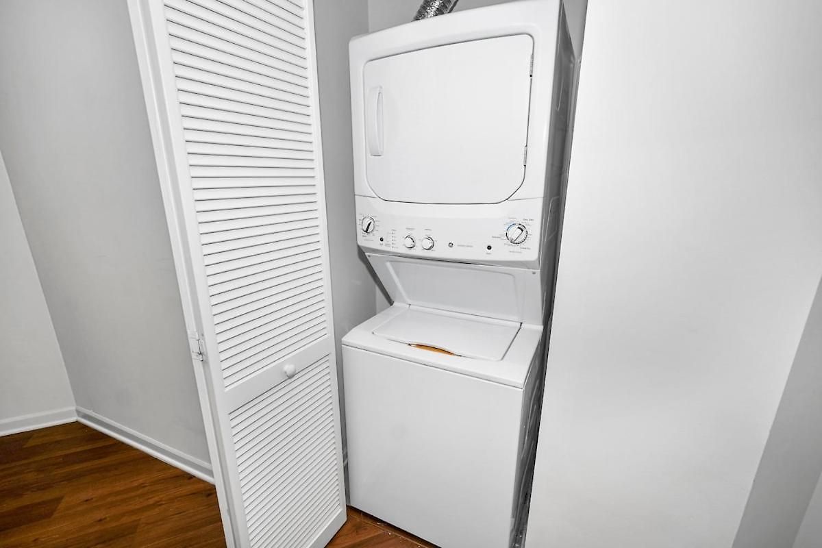 Apartment Modern 2br Skyline - 5 Min To Grant Park *