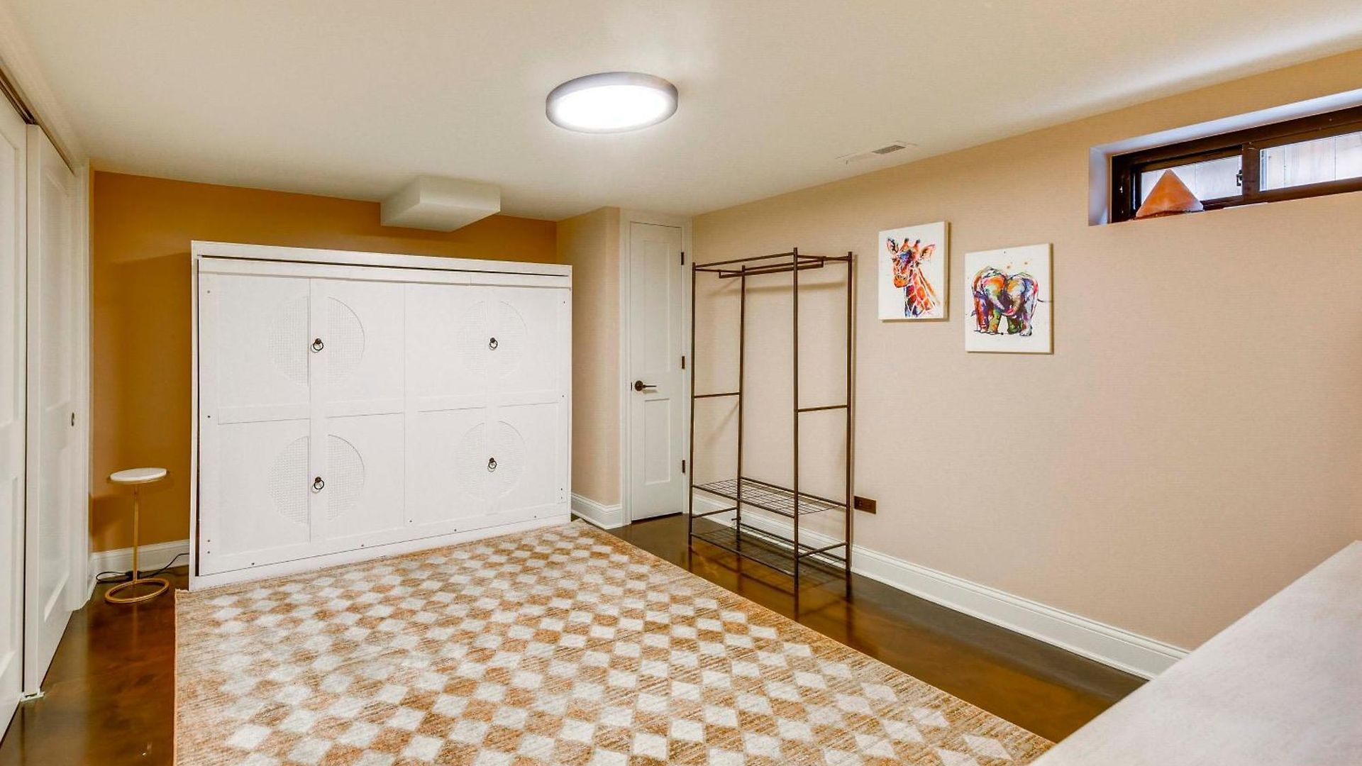 Cozy Retreat Near Wrigley & Universities Apartment *
