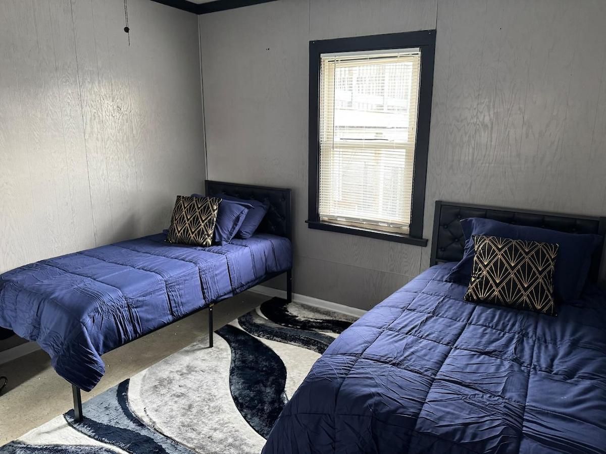 Cozy 3bd - Free Parking & Fast Wifi! Apartment *