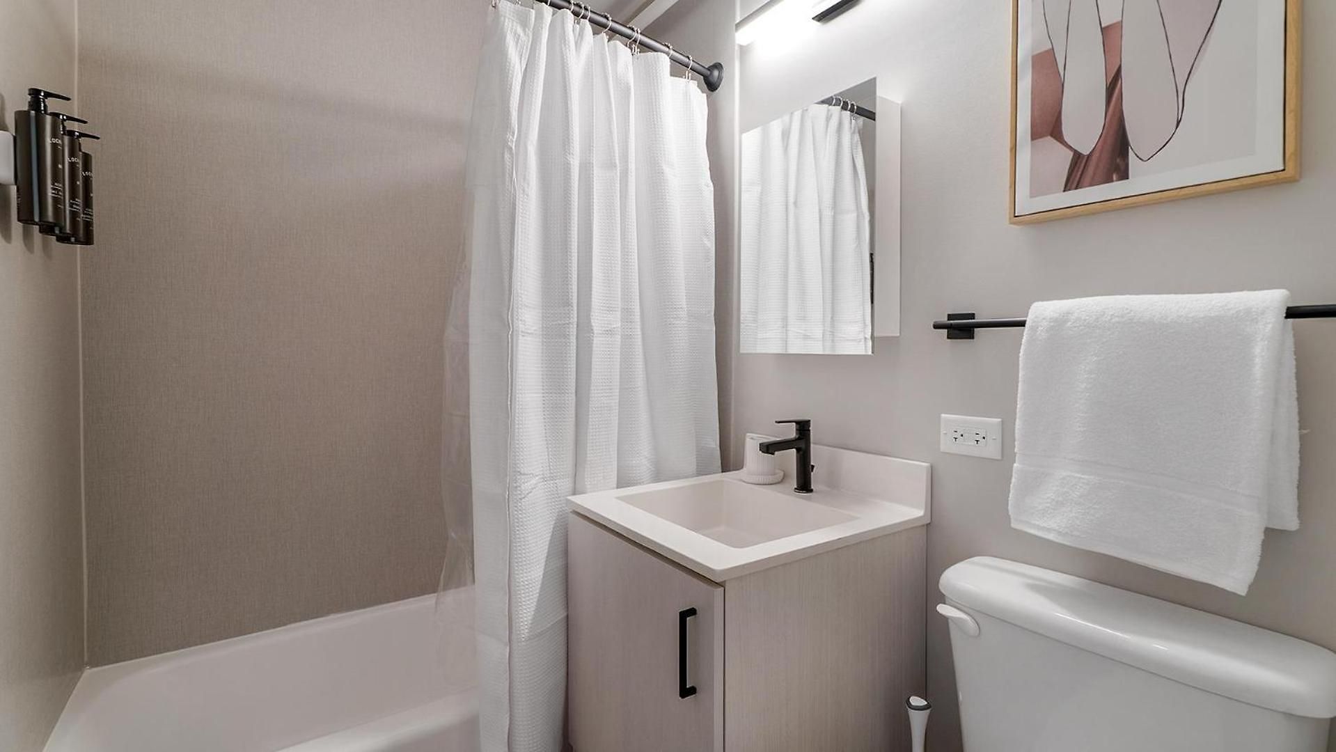 Landing Spectacular 2Bd Rooftop Lounge Chicago