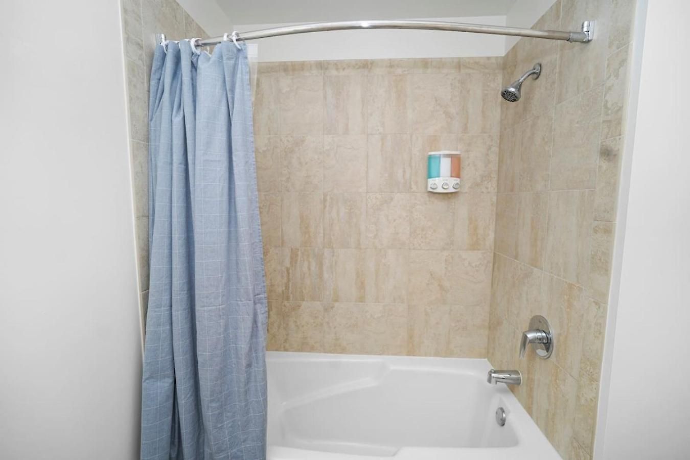 Apartment 29th Floor 2br Grant Park With Balcony, Gym