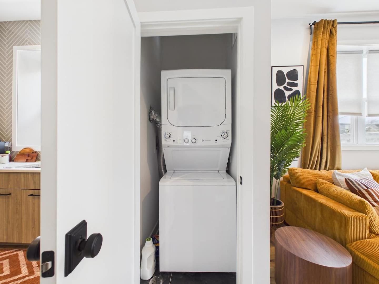 Zen Escape Patio Free Parking Apartment Chicago
