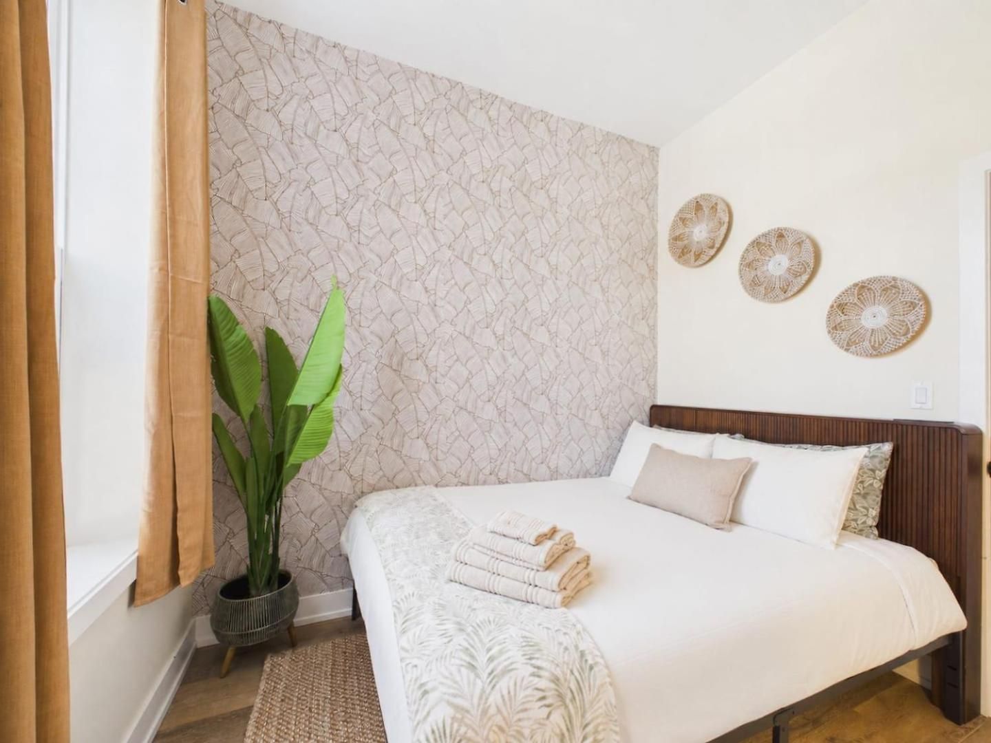 Modern Zen Retreat Mins From Downtown Apartment Chicago