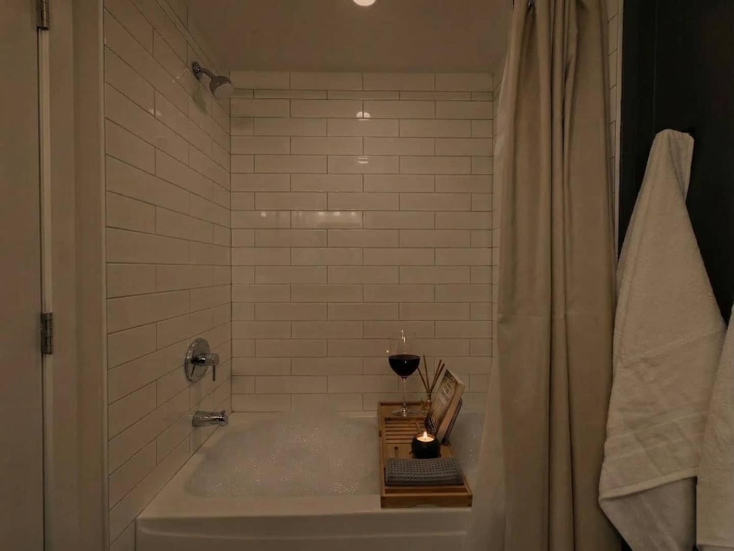 Peaceful Boho Retreat Free Private Parking Apartment *