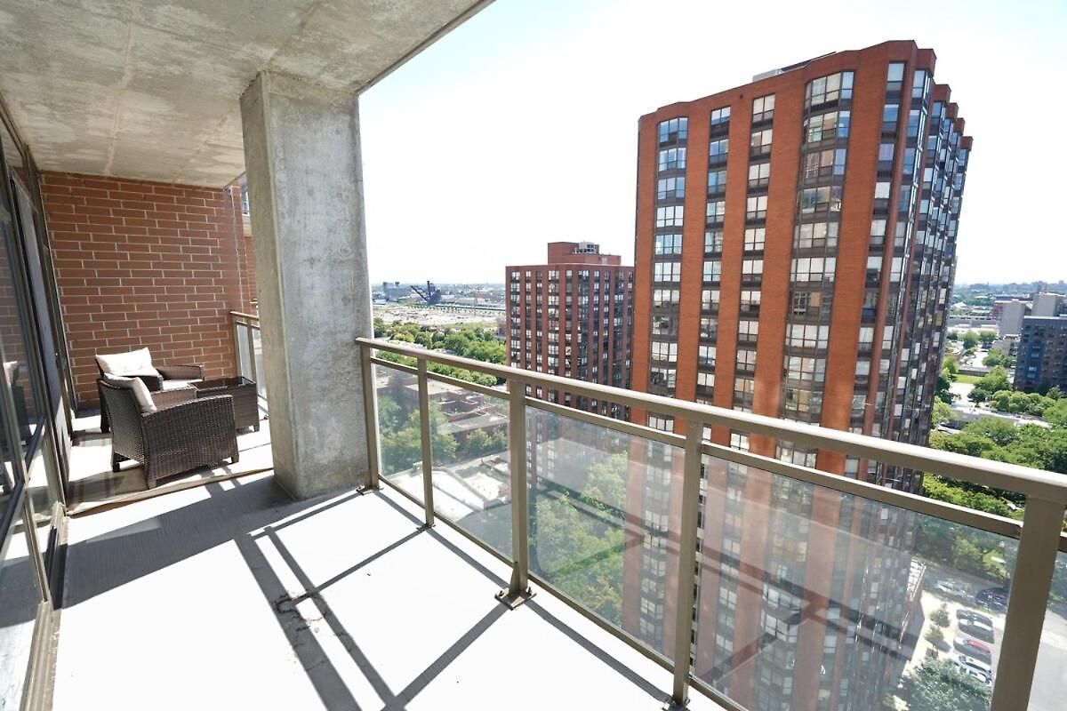 Apartment 18th Floor 2br Grant Park With Balcony, Gym