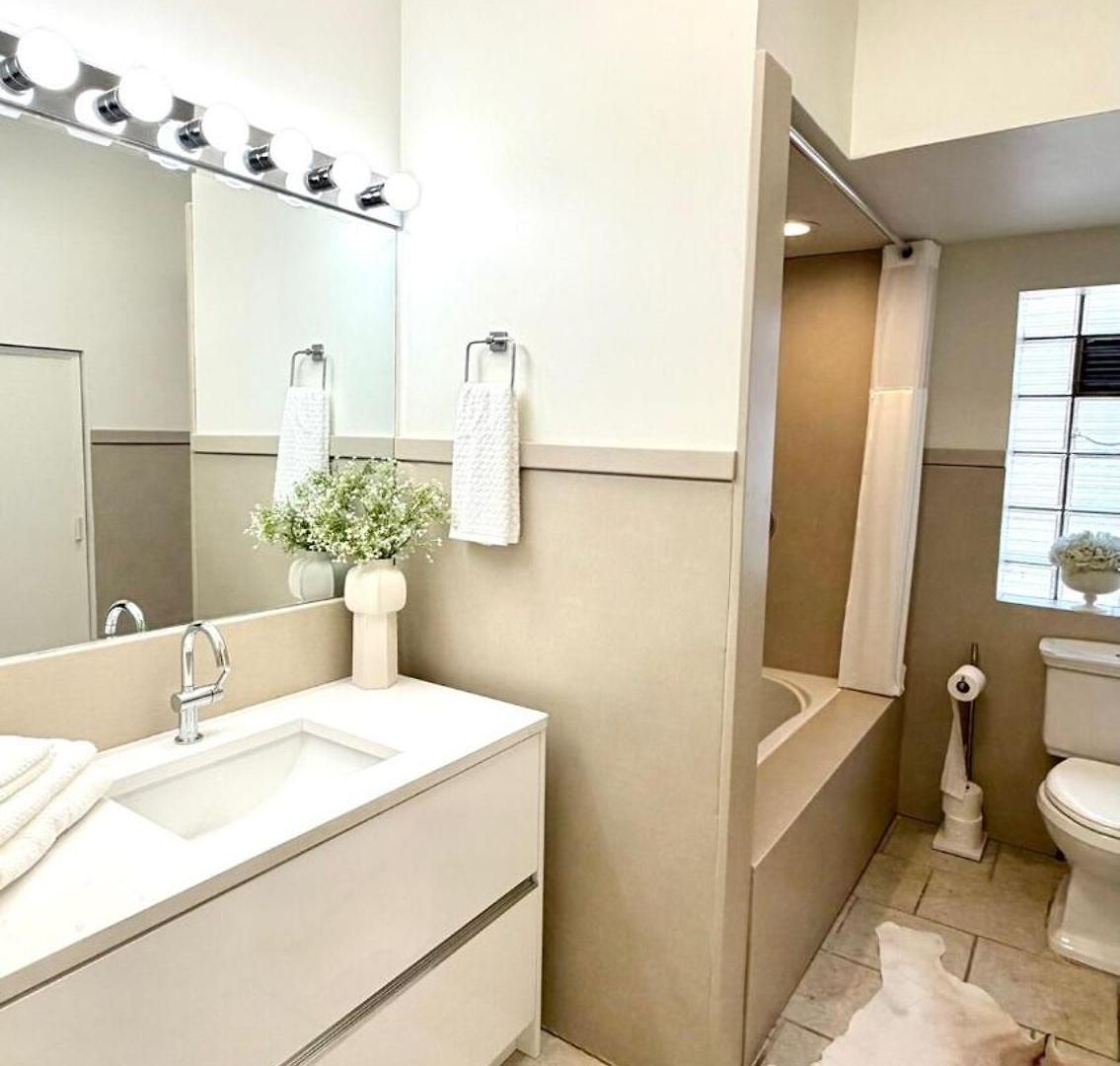 Steps To & Designer Lakefront With Free Parking * Chicago