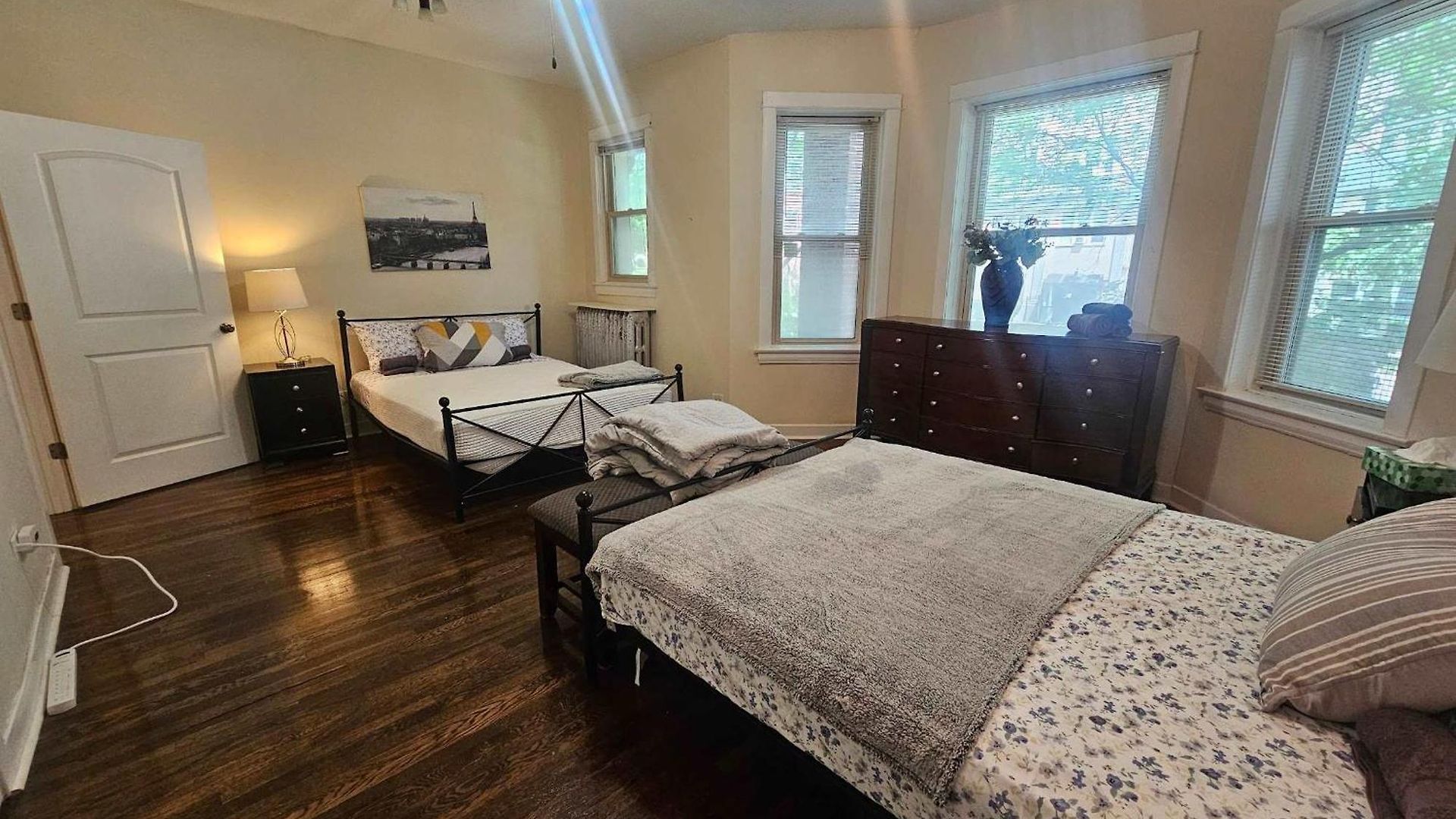 Apartment 2 Bedroom Unit In Uptown *