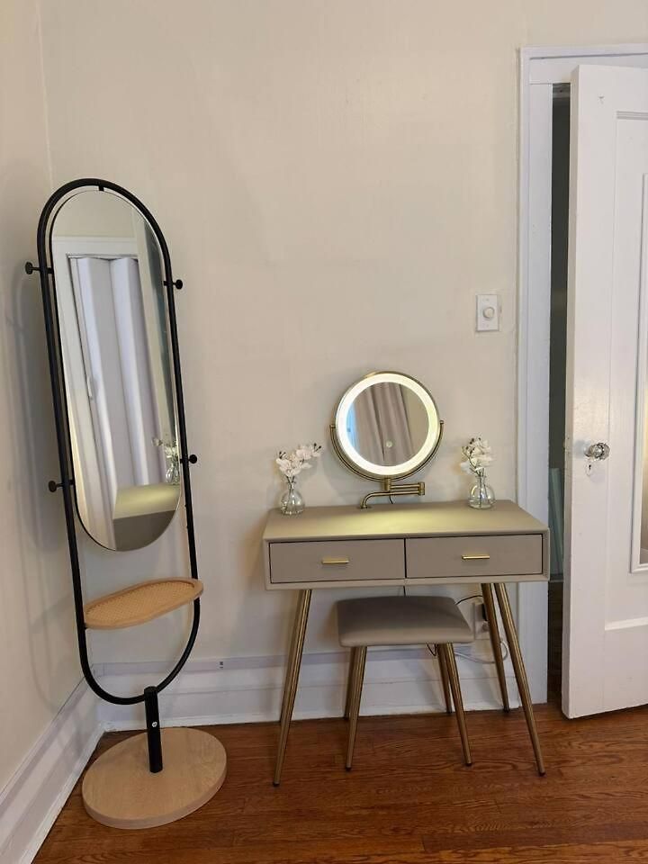 Walk To The • Private Office • 5br Apartment