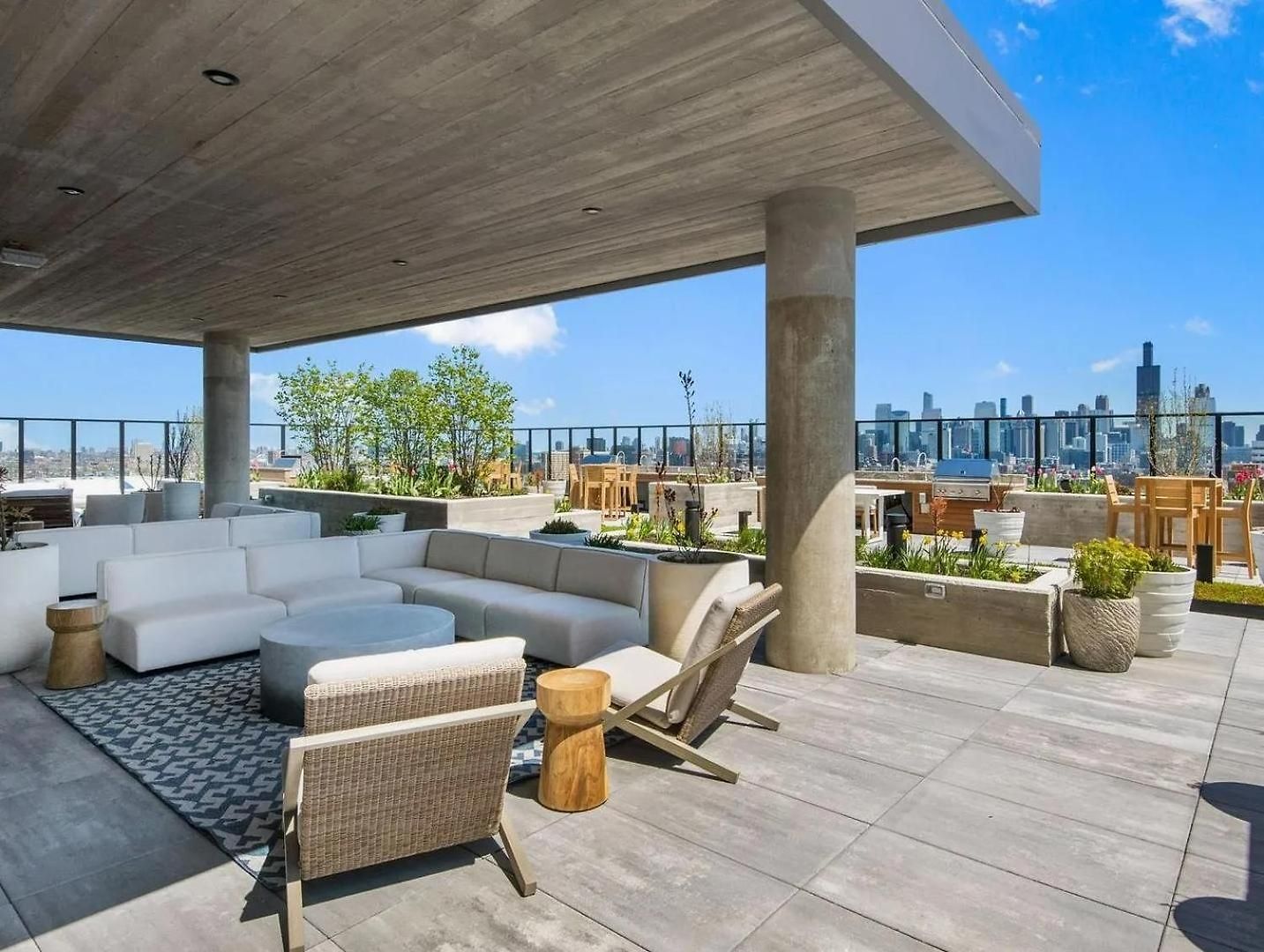 Landing Incredible 1bd Gym Pool Apartment Chicago