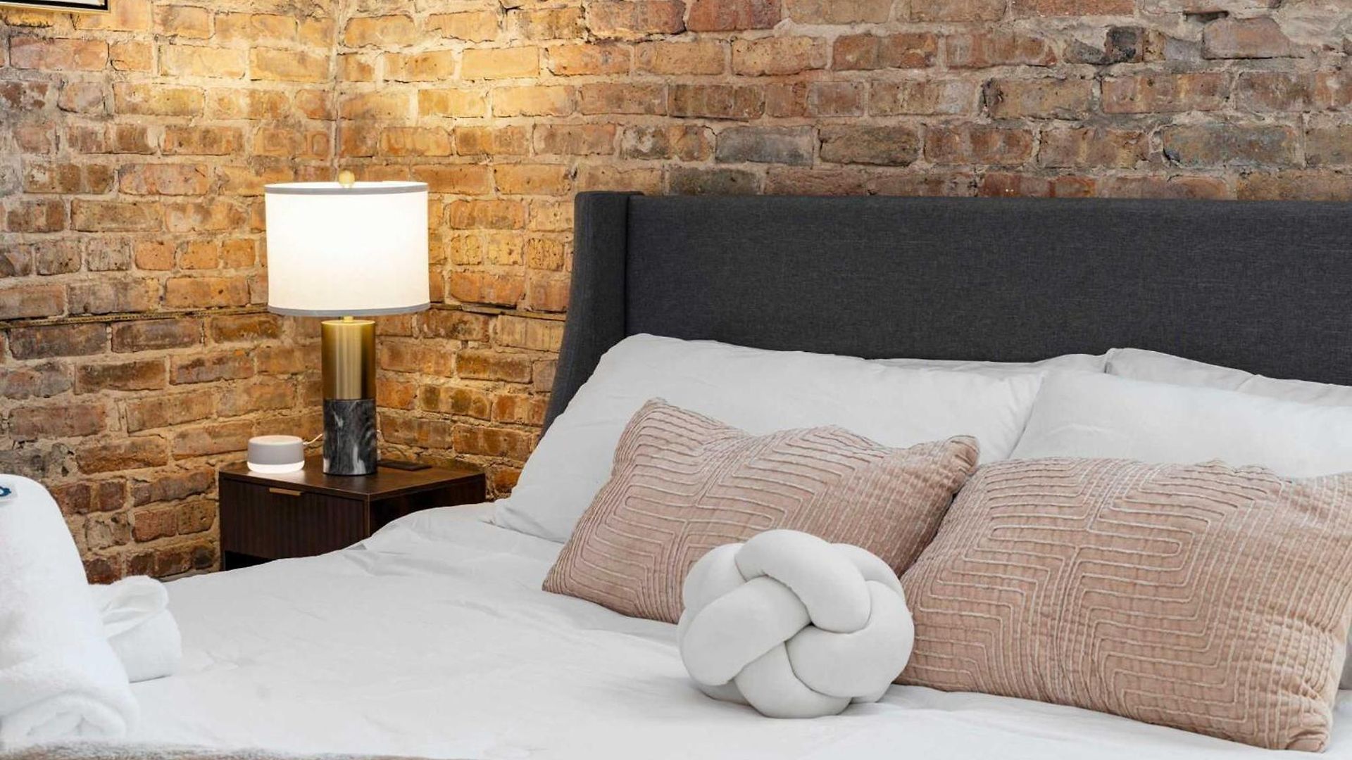 Apartment Vibrant West Town Perfect For Families *