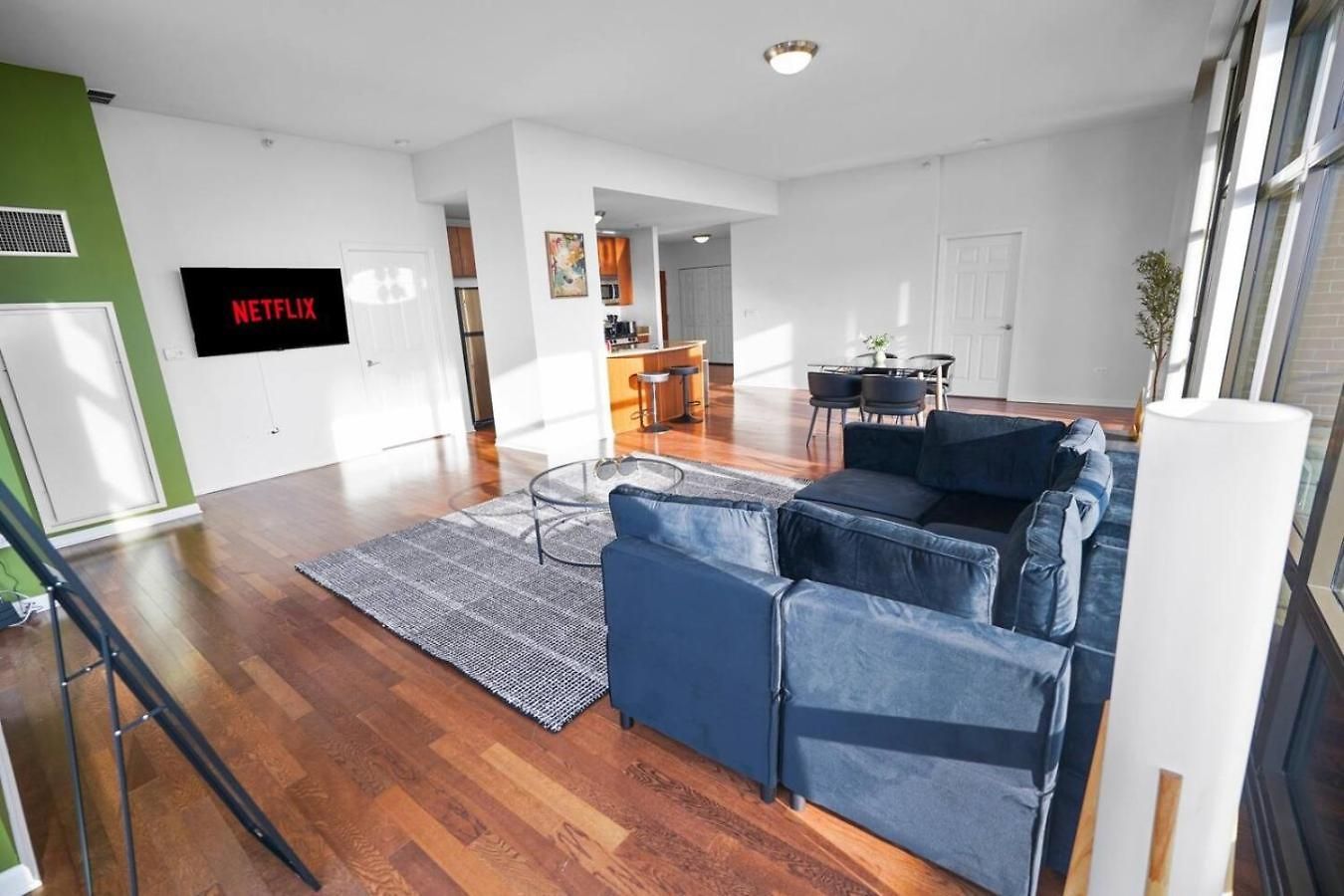 Apartment 29th Floor 2br Grant Park With Balcony, Gym