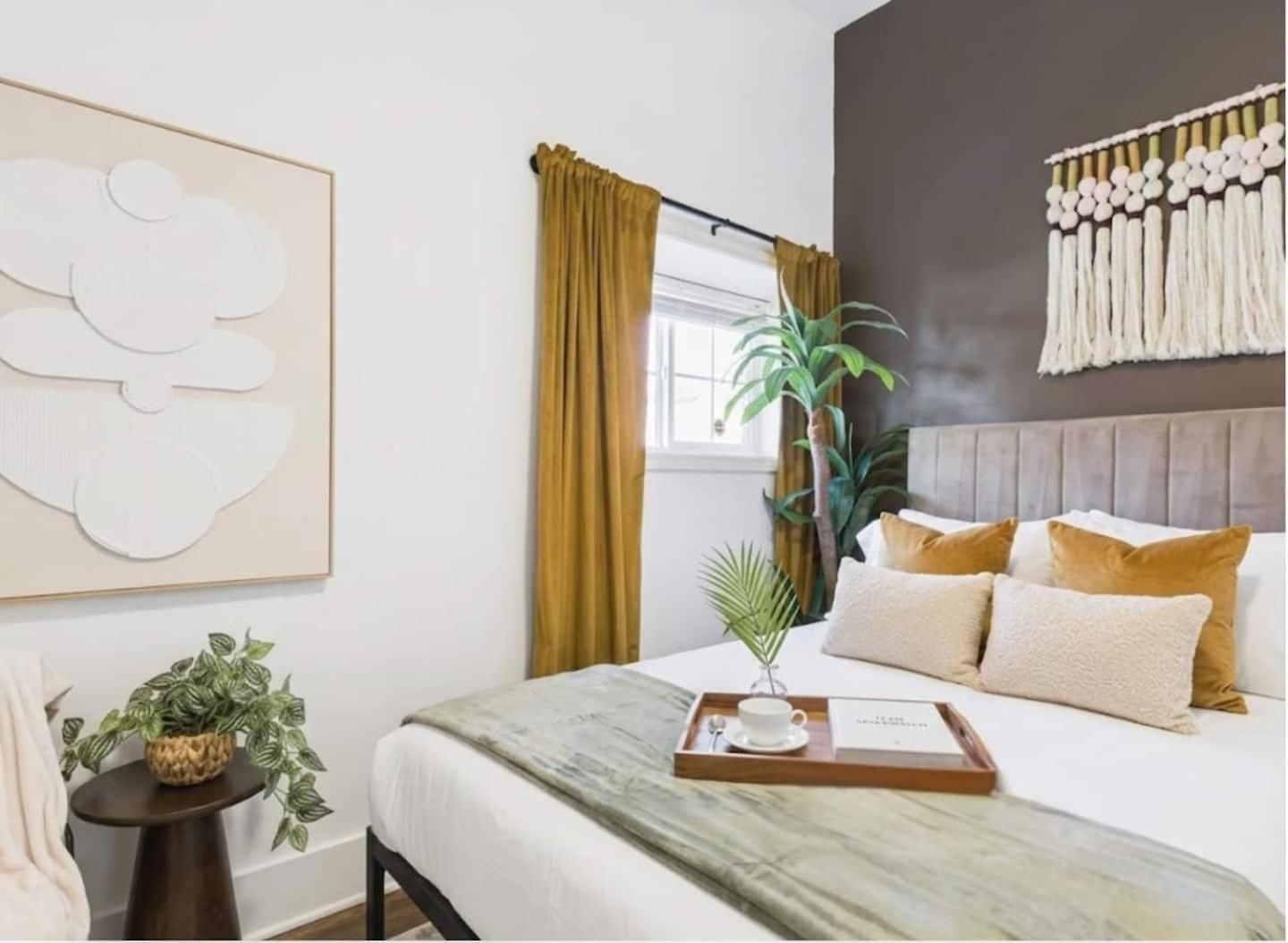 Apartment Bright & Spacious Boho Oasis A Warm Retreat