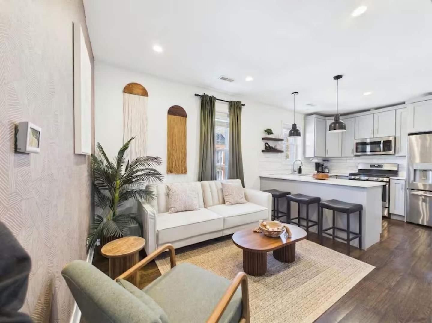 The Boho House Two Private Parking Chicago