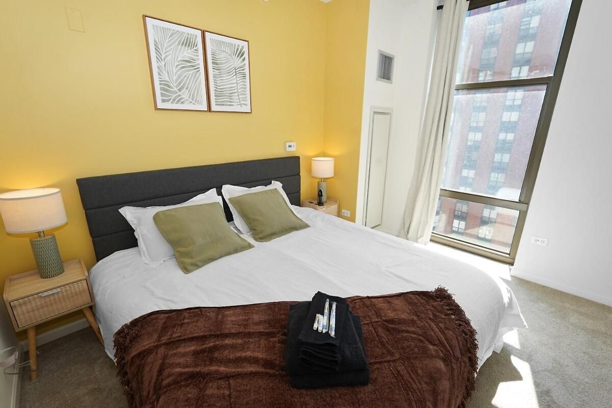18th Floor 2br Grant Park With Balcony, Gym