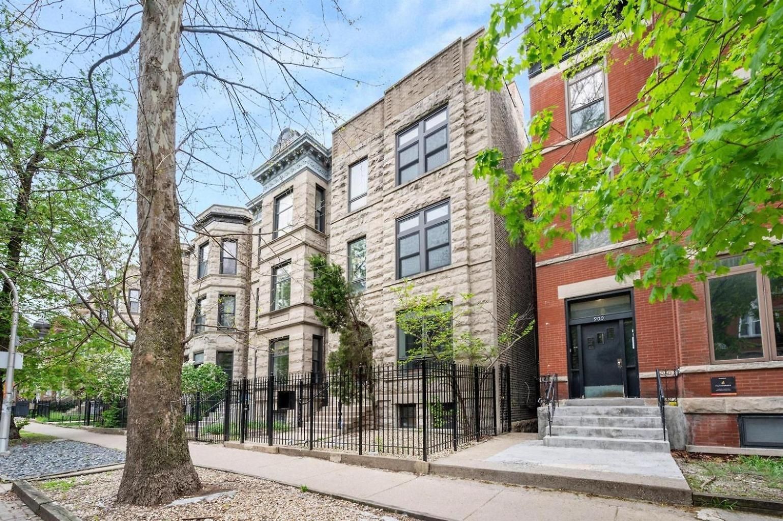 Apartment 2br Garden In Lakeview Walk To Wrigley Chicago