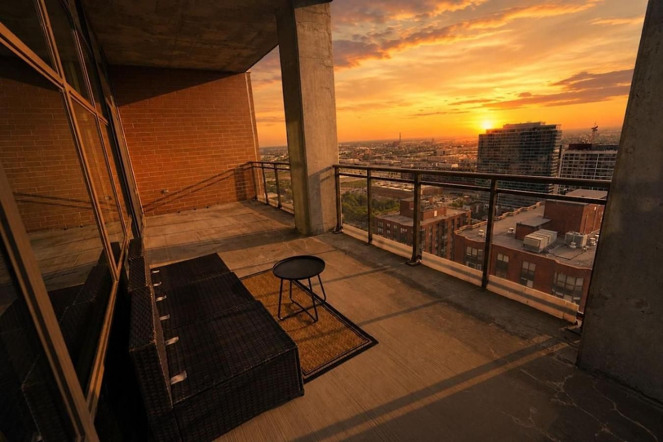 29th Floor 2br Grant Park With Balcony, Gym Apartment