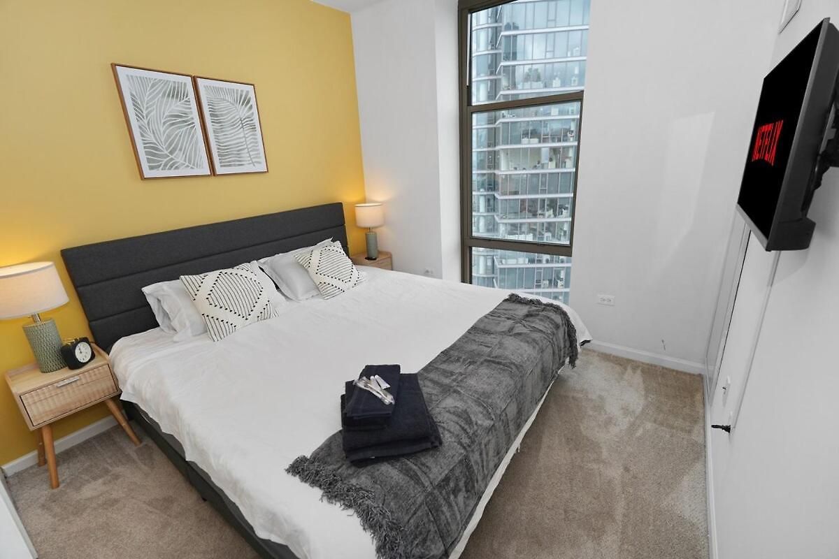 Apartment Luxury 21st Floor Skyline Views Near Grant Park