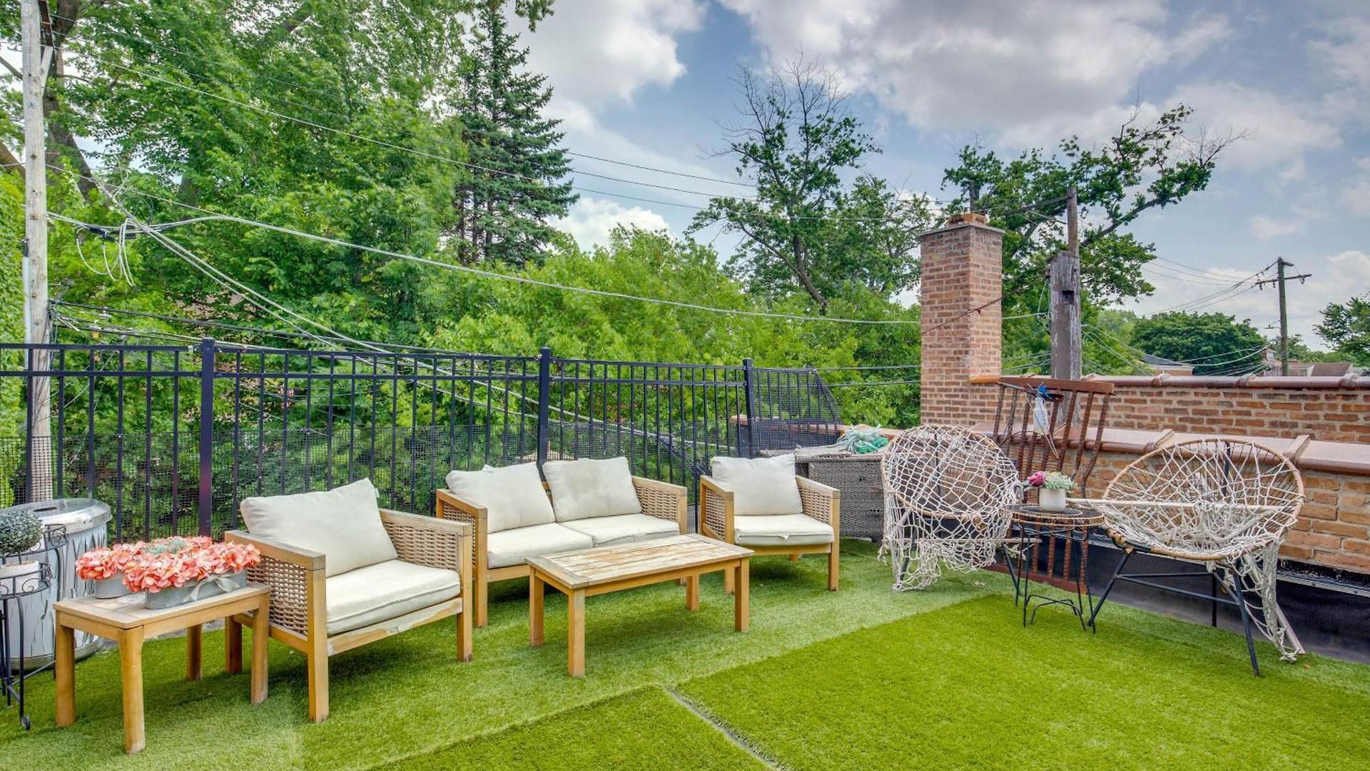 Apartment Walk To Stores & Parks! Stylish Chicago
