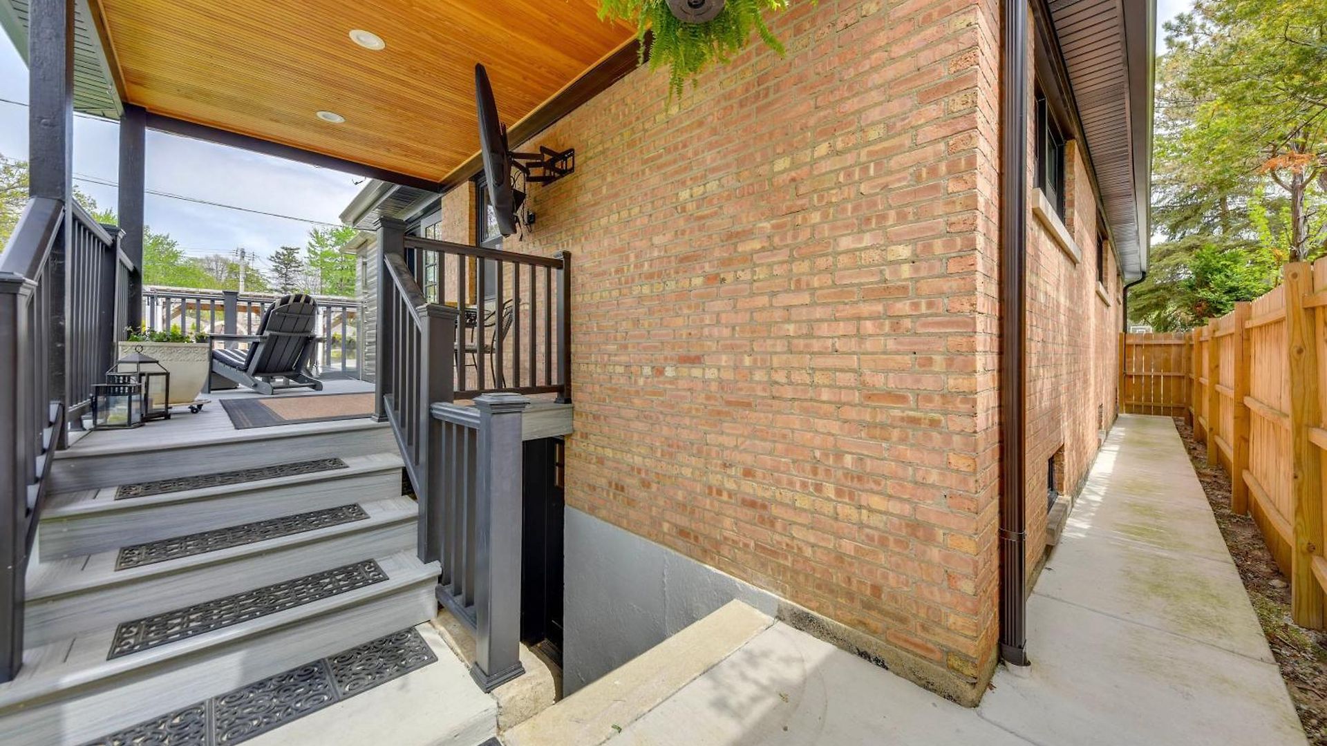 Cozy Retreat Near Wrigley & Universities *