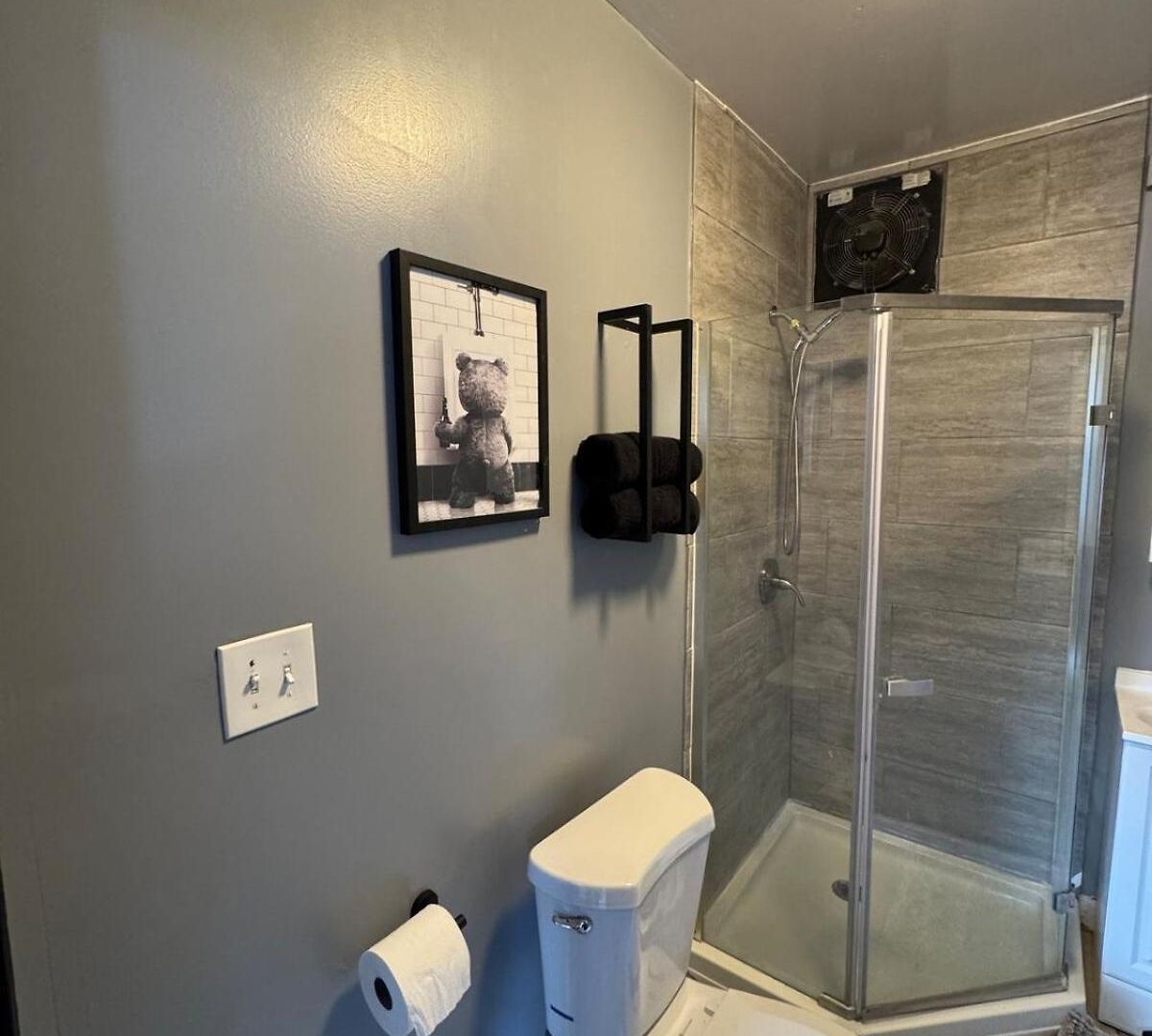 Apartment Cozy 3bd - Free Parking & Fast Wifi!