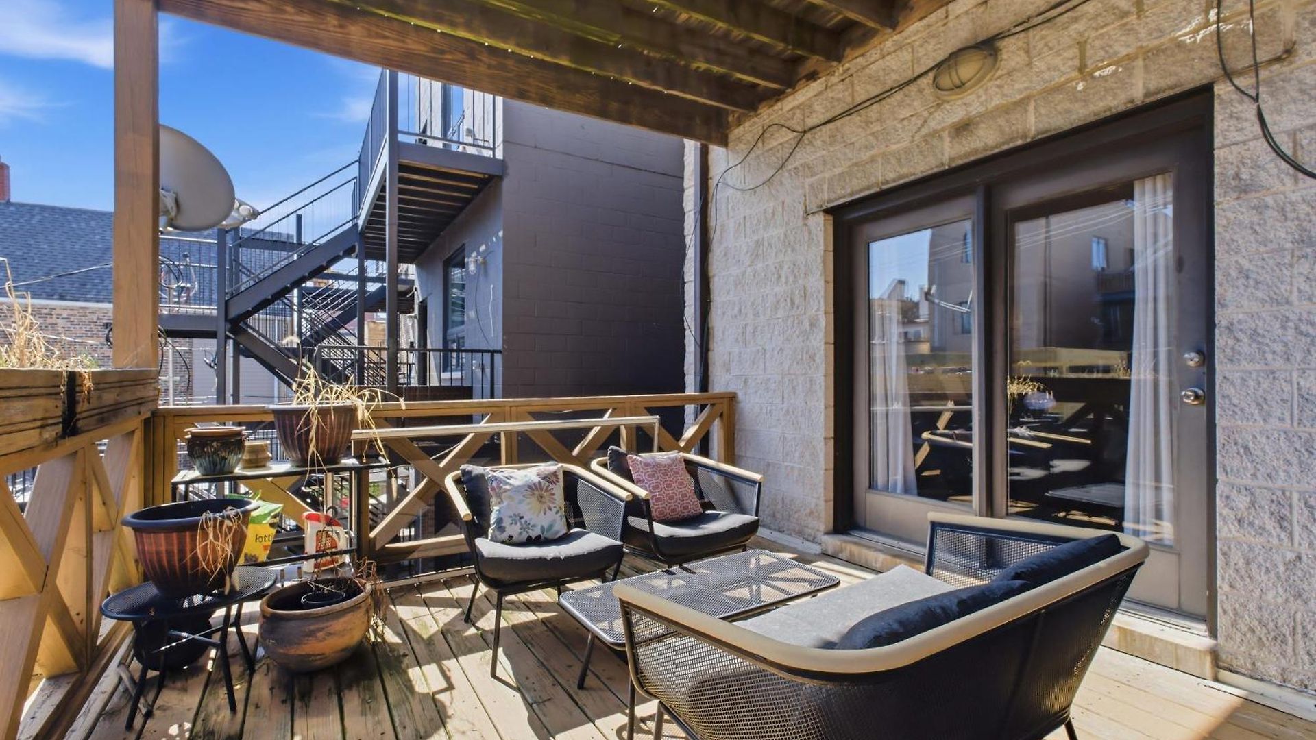 Heart Of East Village 2-bed 2-bath Peaceful Oasis Apartment