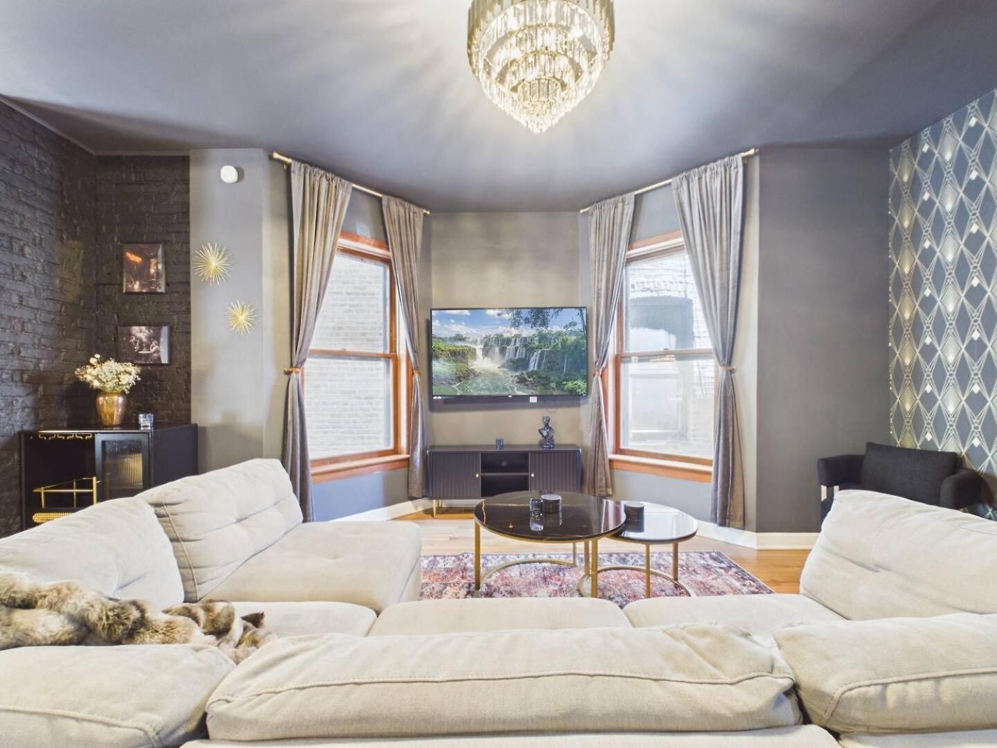 Wrigley Luxe 3br Free Parking Apartment Chicago